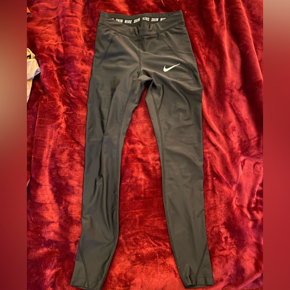 Black Nike athletic leggings XS